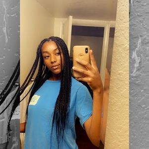 Meet your Posher, Royona